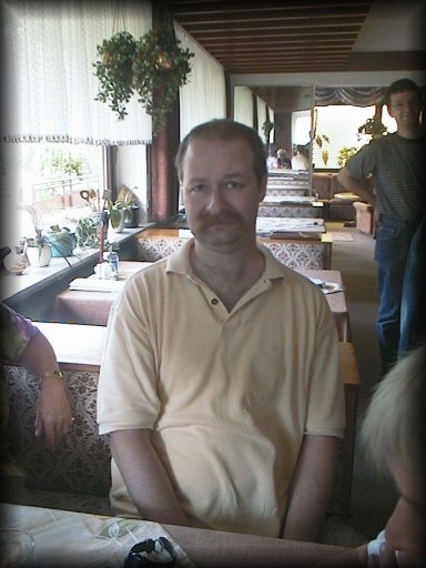 Aut52352.jpg