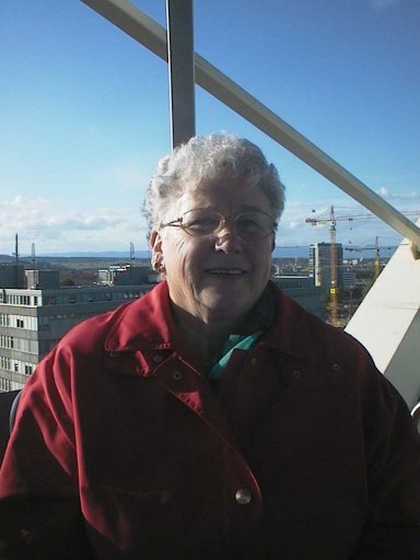 Aut52126.jpg